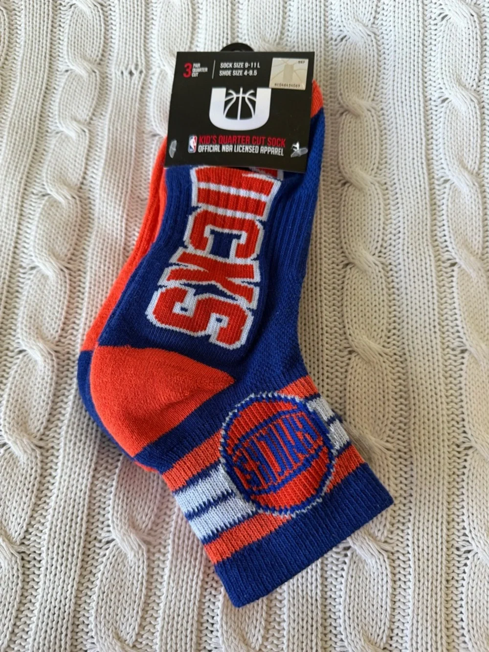NEW YORK Knicks Kids Crew Socks 3 Pairs Size 4 - 9 Children’s Sock NBA Licensed
